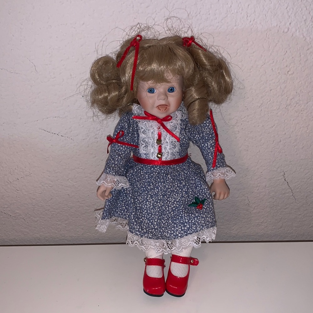 Vintage porcelain Doll 1989 MBI